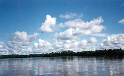 The blue sky over the Rio Caura